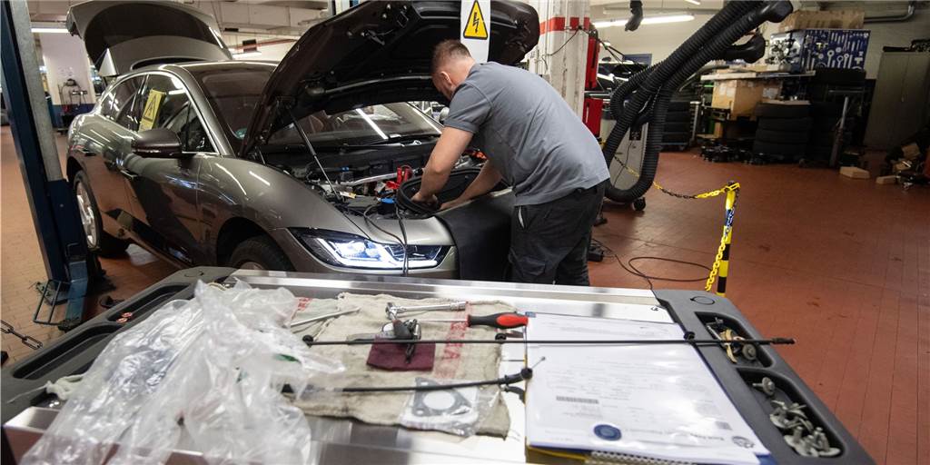 Manche Dortmunder Werkstätten schließen in den kommenden Tagen, andere wollen geöffnet bleiben.