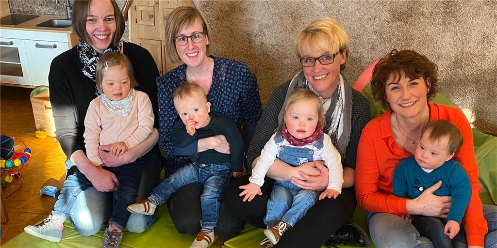 Stadtlohnerin Cordula Lensker zum Welt-Down-Syndrom-Tag: „Alle Kinder sind wundervoll“ Sind Freundinnen geworden: (v.l.) Karin Samberg (mit Anna), Cordula Lensker (mit Mick), Martina Engling (mit Merte) und Silke Wulfert (mit Felix).