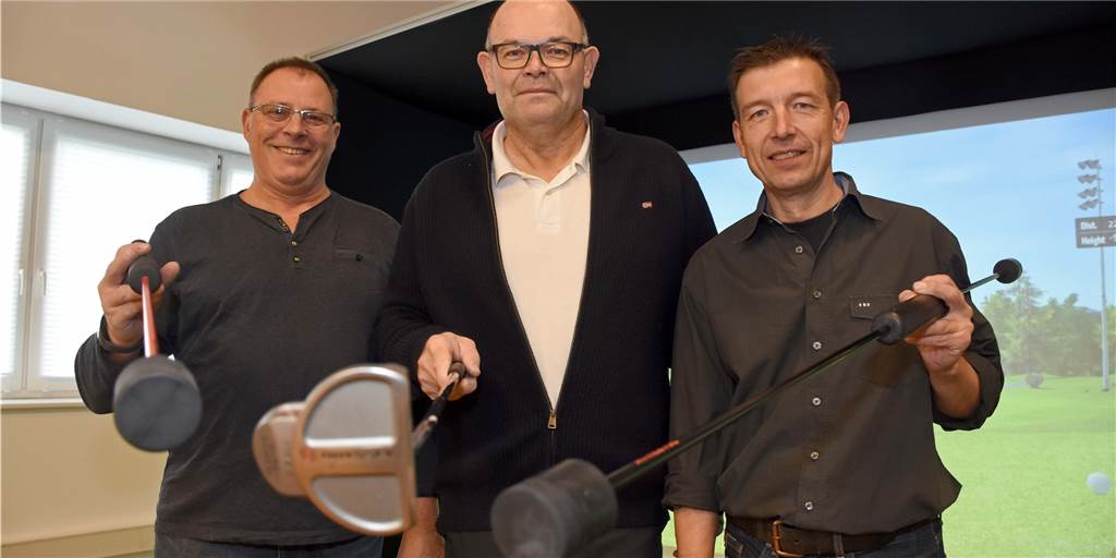Golfhalle Münsterland: Corona-Pandemie trifft Sport-Angebote mit voller Härte Joachim Striewisch (M.) hat Ende 2019 die Golfhalle Münsterland in Nordkirchen eröffnet. Zum Team gehören auch die Physiotherapeuten Wilfried Hofmann (l.) und Thorsten Beckemeyer. Wegen der Corona-Krise ist die Halle derzeit geschlossen.