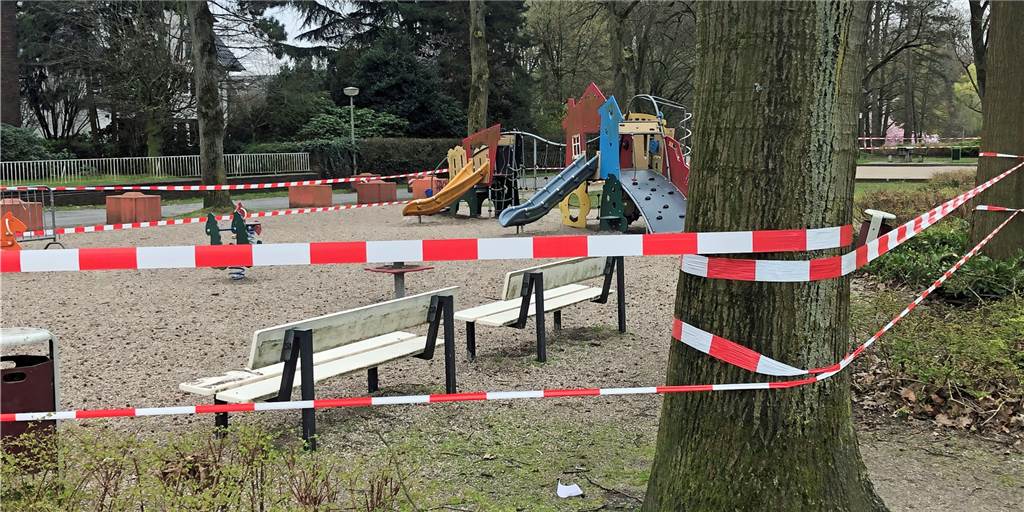 Kontaktverbot wegen Coronavirus: Einhaltung ist für Polizei und Co. schwer zu kontrollieren Der Spielplatz an der Saline ist, wie alle diese Einrichtungen in Werne, abgesperrt und geschlossen. Wer dennoch Kinder oder Jugendliche auf Spiel- oder Bolzplätzen sieht, soll dies bei Ordnungsamt oder Polizei melden.