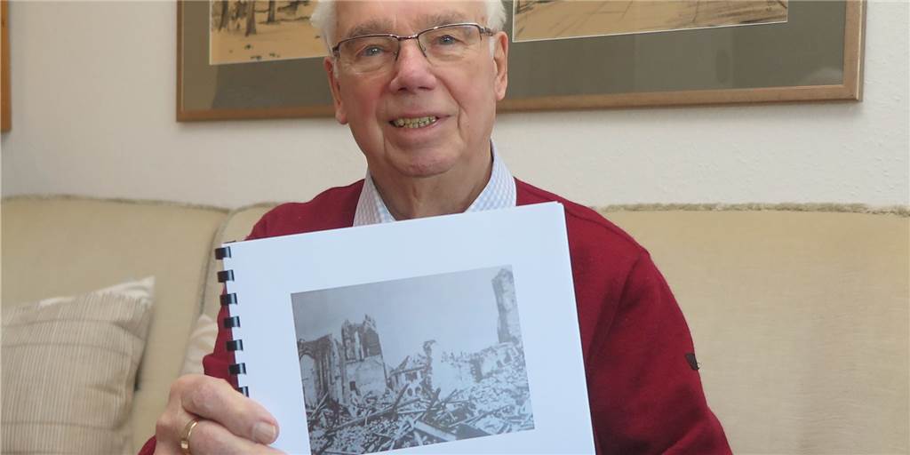 Frontübergang: Erinnerung an Kindheit mit Bomben und Maschinengewehren Hermann Ostrop berichtet in seinem Buch „Meine Erinnerungen an die Kriegs- und Nachkriegsjahre“ auch über die Bombenangriffe in Dorsten und über den Frontübergang in Gahlen-Besten.