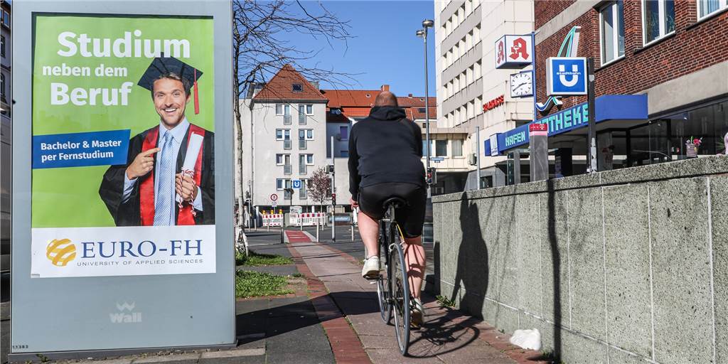Lebensgefährliche Werbetafeln: Dortmunder Radfahrer sammeln Beweisfotos Lebensgefährliche Werbetafeln: Dortmunder Radfahrer sammeln Beweisfotos