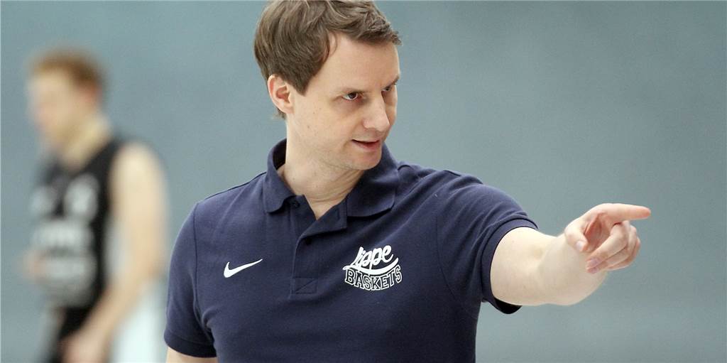 Christoph Henke zu seiner Verlängerung bei den LippeBaskets: „Ich musste keine Sekunde überlegen“ Christoph Henke zu seiner Verlängerung bei den LippeBaskets: „Ich musste keine Sekunde überlegen“