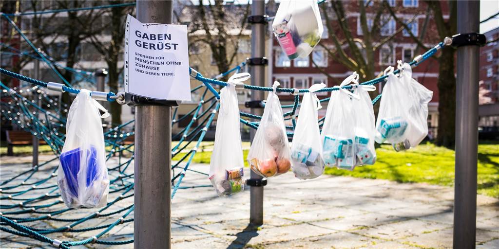 Mit Karte: Gabenzäune in Dortmund helfen in Corona-Krise Bedürftigen Gabengerüst in Dortmund.