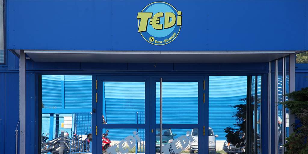 Tedi lässt Lieferanten warten: Rechnungen werden erst später bezahlt Auch Tedi musste seine Filialen schließen und Umsatzeinbrüche hinnehmen.