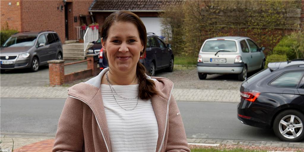Modehaus Siebeneck beliefert seine Kunden zu Hause mit Kleidung Katharina Grove, Chefin des Modehauses Siebeneck, bringt die gewünschte Kleidung bis an die Haustür.