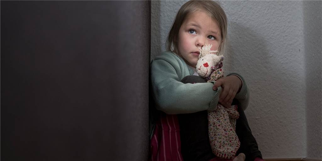 Jugendamt Dorsten hat fünf Hinweise auf Kindesgefährdungen bekommen Isolierte Familien unter Druck: SOS-Kinderdorf warnt davor, Familien in Zeiten von Corona allein zu lassen.
