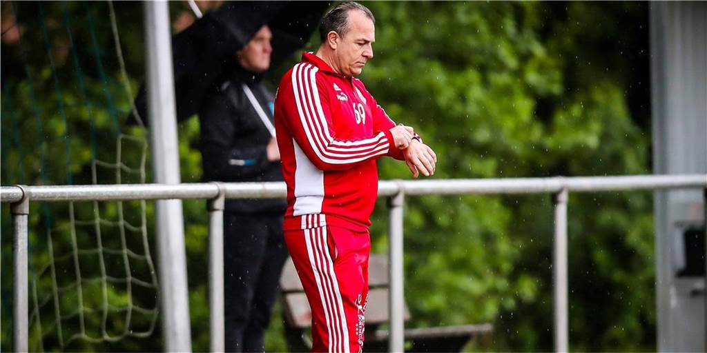 Übertreibt der TuS Bövinghausen? Team holt weiteren Oberliga-Spieler Bövinghausen-Chef Ajan Dzaferoski hat mit dem nächsten Coup für Aufsehen gesorgt.