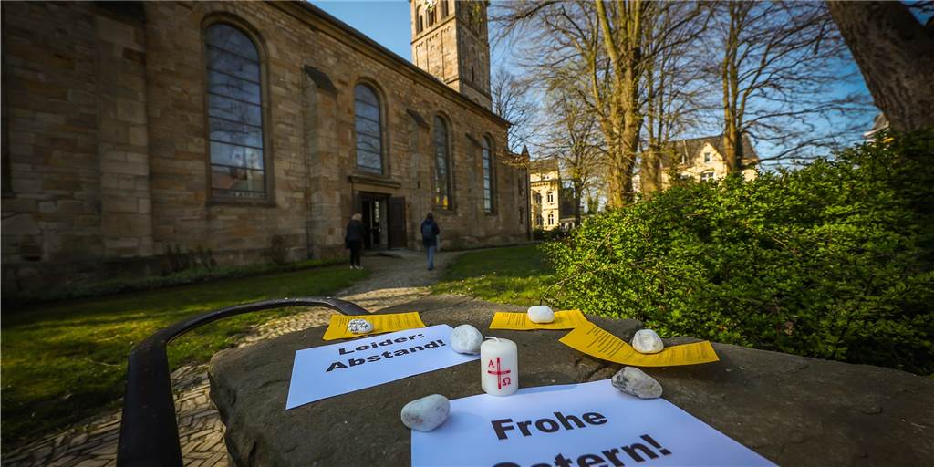 25 Fotos: So haben Dortmunder Gemeinden auf Abstand Ostern gefeiert 25 Fotos: So haben Dortmunder Gemeinden auf Abstand Ostern gefeiert