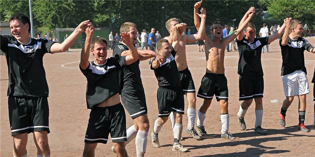 Aufstieg 2010: Victoria Habinghorst feierte die ganze Nacht durch - dank Dennis Teuber Victoria Habinghorst gelang im Jahr 2010 der Aufstieg in die Kreisliga A mit einem 1:0-Erfolg über den DSC Wanne-Eickel II.