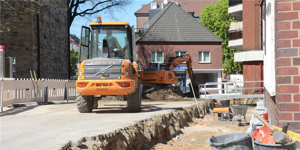 Straße gesperrt: Neuer Bauabschnitt in der Fußgängerzone ist gestartet Die Ursulastraße im Bereich der Fußgängerzone ist gesperrt, denn hier tun die schweren Baumaschinen ihr Werk.