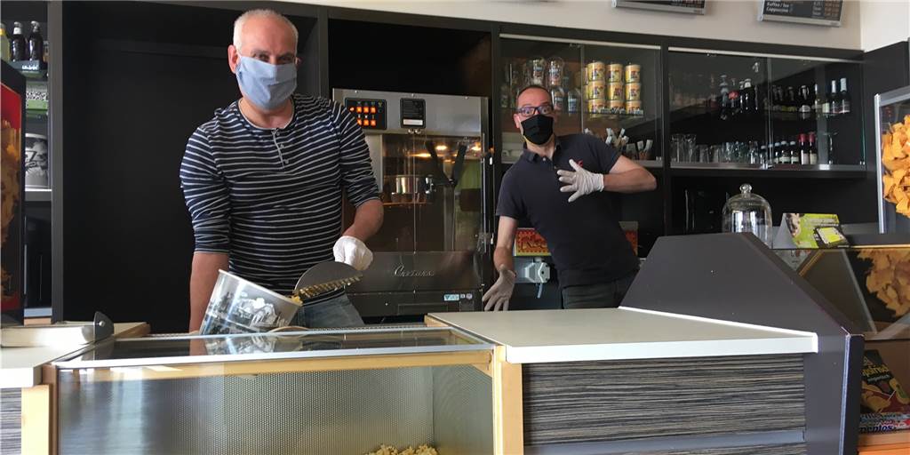 Kino liefert Popcorn und Nachos für den Kinoabend daheim Der Popcorn-Lieferdienst des Werner Kinos hat am Freitag um 17 Uhr den Dienst aufgenommen. Bei der Produktion und Lieferung wird ganz besonders auf Hygiene geachtet.