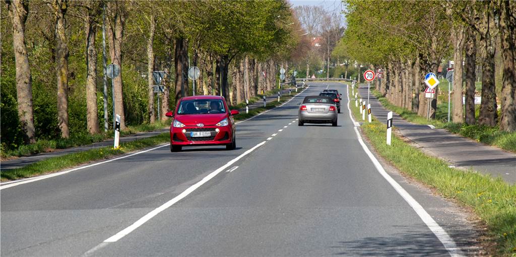 Monatelange Vollsperrung: Nienborger Straße wird umfangreich saniert Die Nienborger Straße wird samt beider Fuß- und Radwege ab dem 27. April umfassend im Auftrag von Straßen NRW saniert.