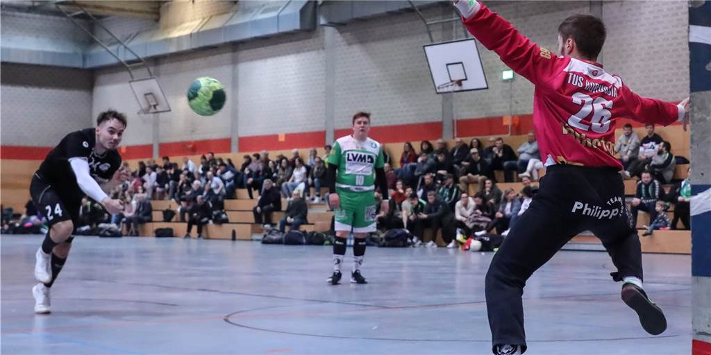 Kein Handball mehr im Jahr 2020? Kreis-Vorsitzender hat wenig Hoffnung Wird es Szenen wie diese beim Derby zwischen Oespel und Höchsten in diesem Jahr noch geben?