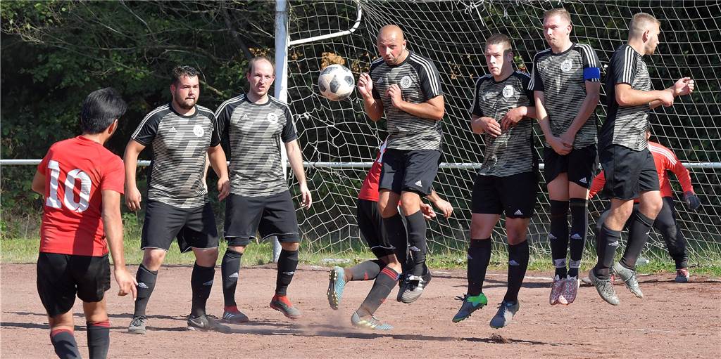 Einer der drei Lüner B-Ligisten will die Saison fortsetzen Einer der drei Lüner B-Ligisten will die Saison fortsetzen