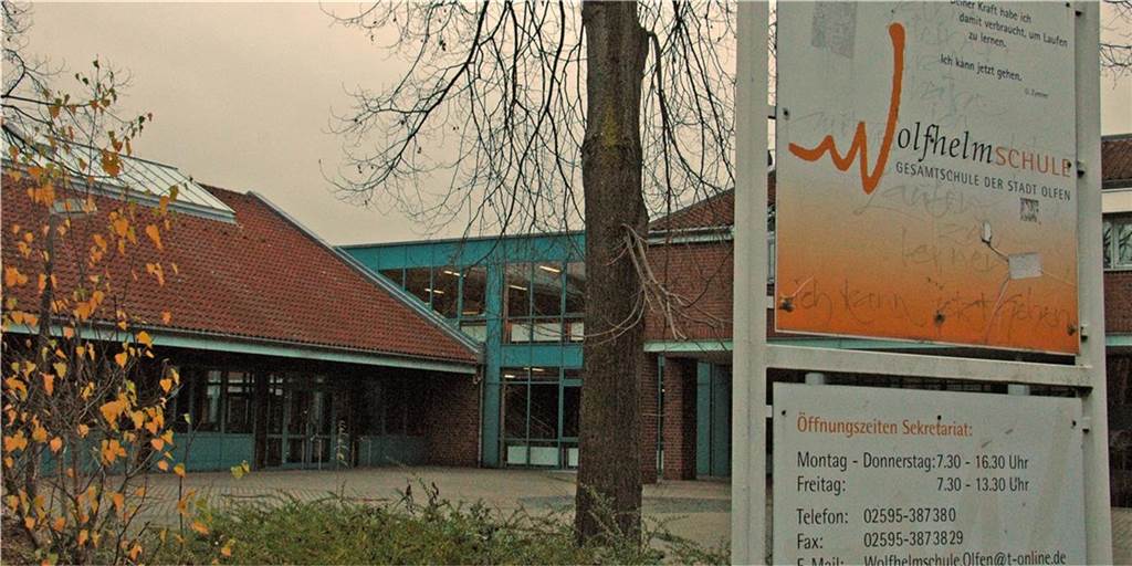 Wolfhelmschule setzt für Wiedereröffnung eine Mundschutz-Pflicht durch In der Olfener Wolfhelmschule gilt für alle Menschen, die die Schule betreten möchten, eine Mundschutz-Pflicht.