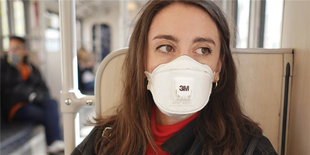 Das Tragen eines Mundschutzes im ÖPNV und beim Einkaufen wird ab Montag Pflicht. Masken werden damit spätestens jetzt zur begehrten Ware.