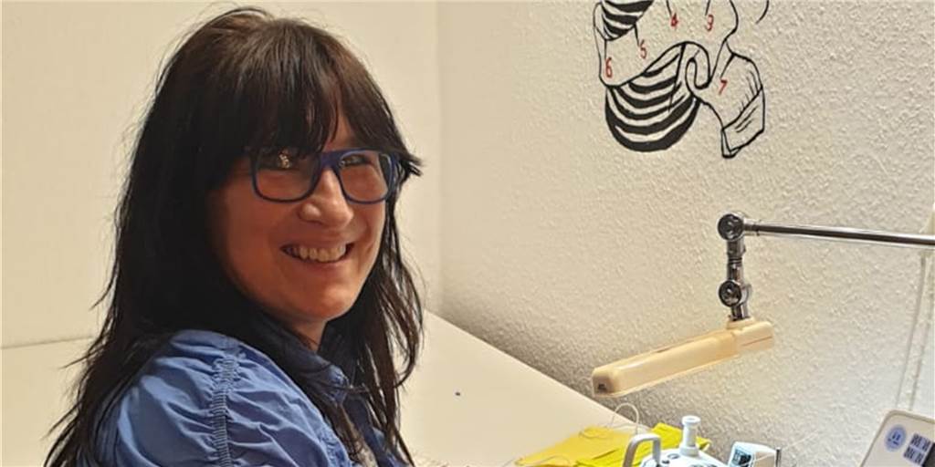 Masken statt Brautmode: Kerstin Kesper rettet ihre Existenz Kerstin Kesper verkauft 50 bis 60 Masken pro Tag.