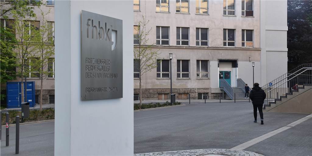Neustart an Dortmunds größten Schulen: Kein Chaos im „Schüler-Berufsverkehr“ Fritz-Henßler-Berufskolleg Dortmund