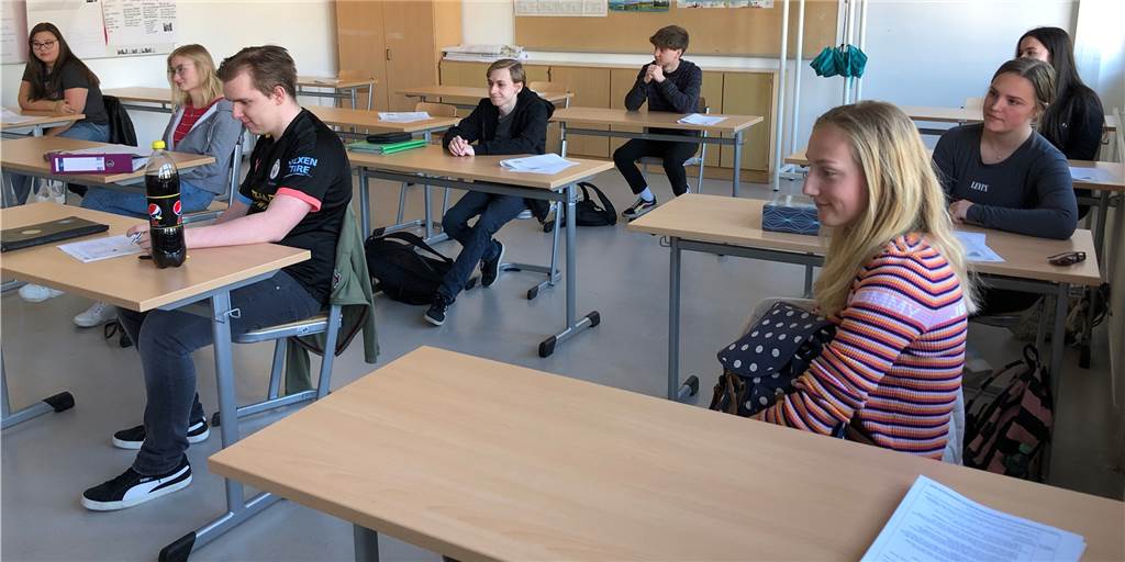 Sowi-Kurs an Dortmunder Gymnasium lernt mit zwei Metern Abstand Dieser Sowi-Kurs mit den Abiturienten des Jahrgangs 2020 gehörte zu den ersten, die am Donnerstagmorgen im Asselner Immanuel-Kant-Gymnasium nach dem Corona-Lockdown wieder an den Start gingen.