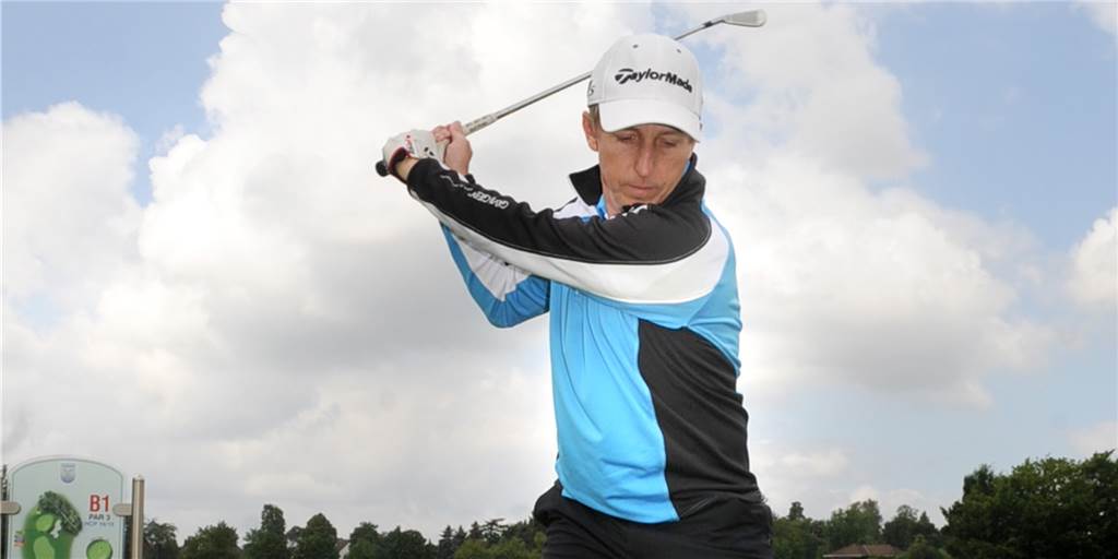 Als Nicht-Kontaktsportler: Golfer stehen in den Startlöchern Als Nicht-Kontaktsportler: Golfer stehen in den Startlöchern