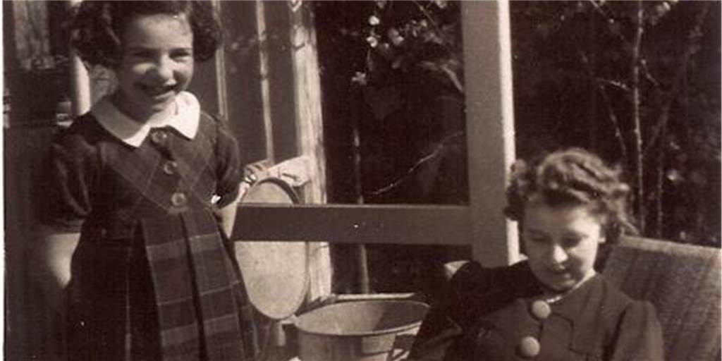 Familie Aronstein versuchte zwei Töchter vor den Nazis zu retten Rechts im Foto ist Else Aronstein, geb. Auerbach, zu sehen. Links ihre Tochter Elga. Beide wurden von den Nationalsozialisten deportiert und ermordet.
