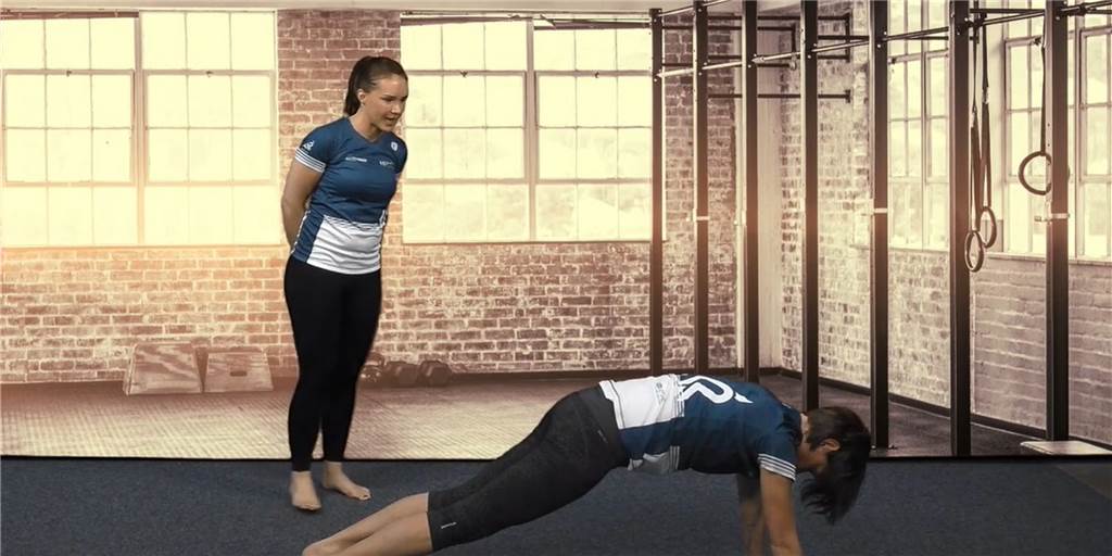 Video: Yoga-Fitness für Anfänger - erste Schritte zum Sonnengruß Video: Yoga-Fitness für Anfänger - erste Schritte zum Sonnengruß