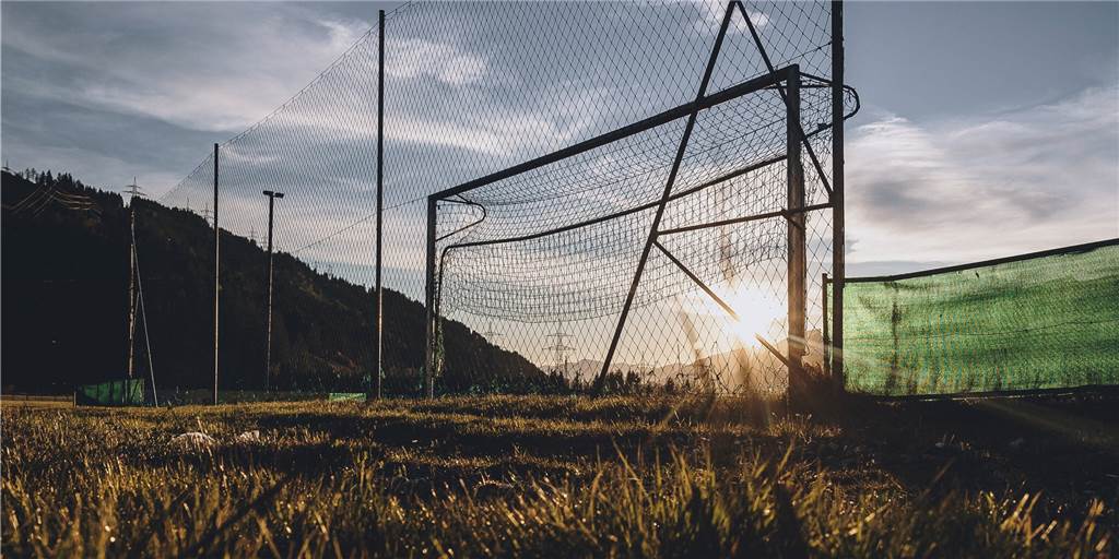 Horrorszenario für BVB und Co.: Bundesliga-Saison abbrechen? Horrorszenario für BVB und Co.: Bundesliga-Saison abbrechen?