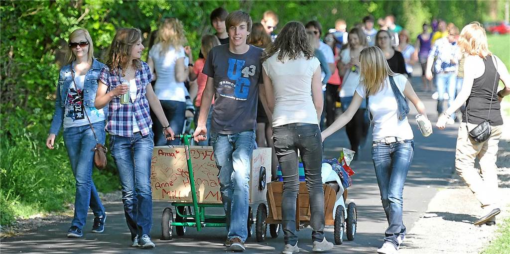 Keine Ausnahme vom Kontaktverbot für den 1. Mai – Verstärkte Kontrollen Der Gang mit dem Bollerwagen am 1. Mai muss in diesem Jahr ausfallen.