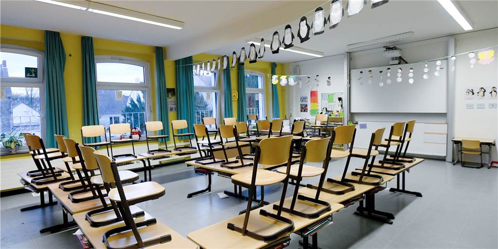 Überraschung für Grundschulen: Unterricht soll für alle Kinder starten Überraschung für Grundschulen: Unterricht soll für alle Kinder starten