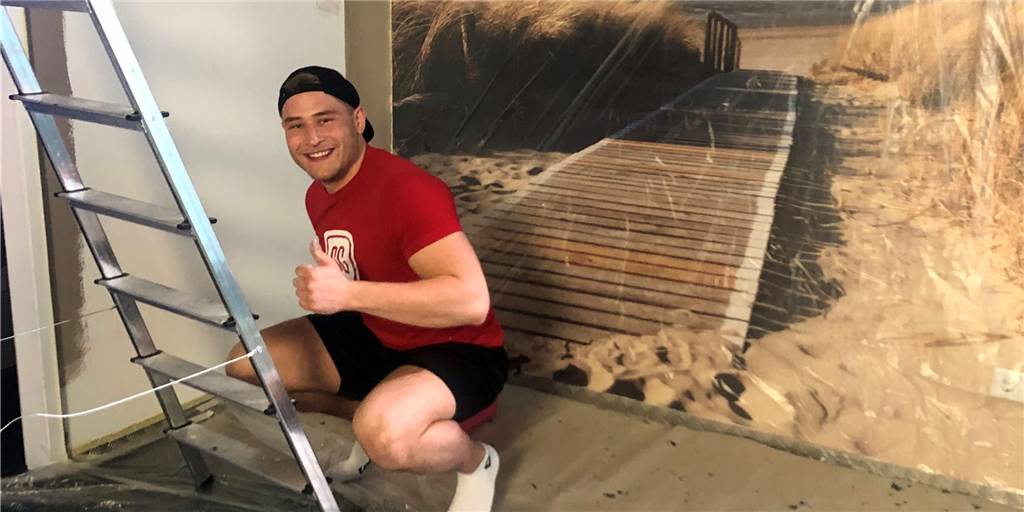 Gegen Corona: Feel Fit investiert hohen Betrag in Luftreinigungs-Anlage Die Mitarbeiter von Feel Fit betätigen sich momentan als Handwerker bei der Renovierung des Fitness-Studios.