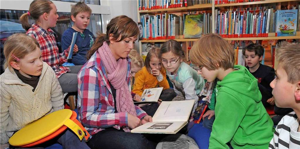 Corona-Alltag in Lünen: Stadt prüft Lockerungen für Musikschule und Museum Vorleseaktionen wird es bis auf Weiteres in der Stadtbücherei nicht geben. Die Bücherei bleibt unabhängig von Corona wegen anstehender EDV-Arbeiten noch bis Ende Mai geschlossen.