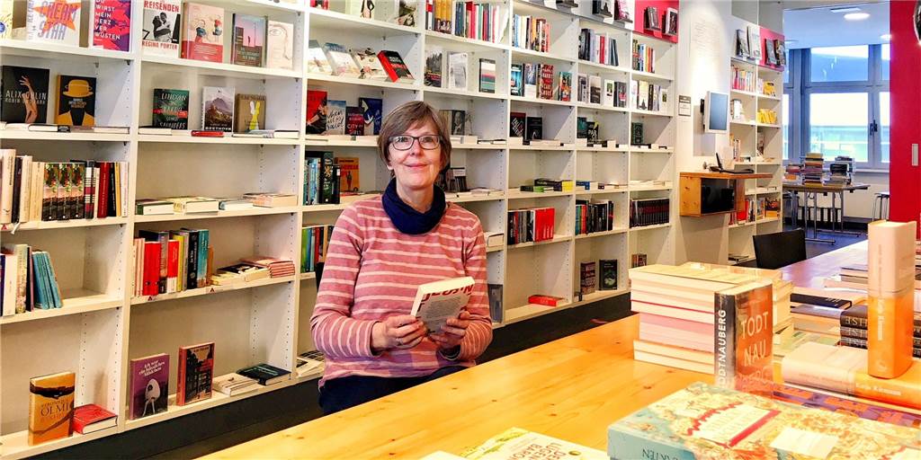 Buchhandlung kommt gestärkt durch die Krise Birgit Lange-Grieving hat ihre Buchhandlung an die Sicherheitsbedingungen angepasst.