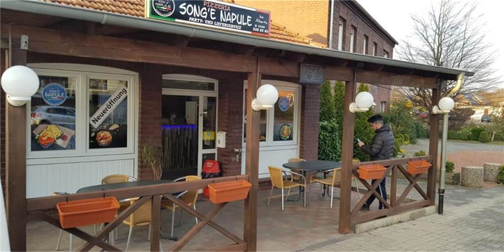 Mutig: Pizzeria in Stockum eröffnet mitten in der Corona-Krise Die neue Pizzeria an der Werner Straße hat mitten in der Corona-Krise eröffnet. Die Kunden werden aktuell noch an der Tür bedient.