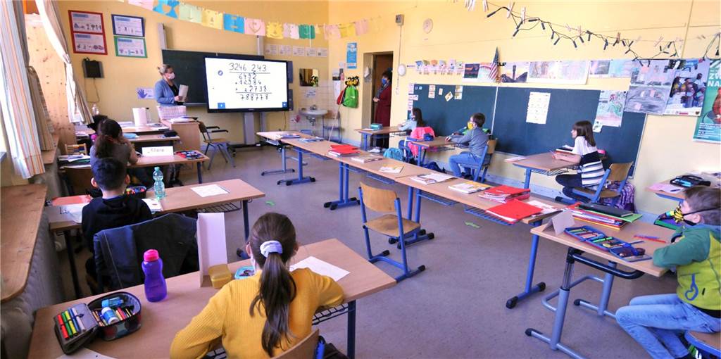 Grundschul-Neustart nach der Corona-Pause: Mundschutz statt Schultüte Grundschul-Neustart nach der Corona-Pause: Mundschutz statt Schultüte