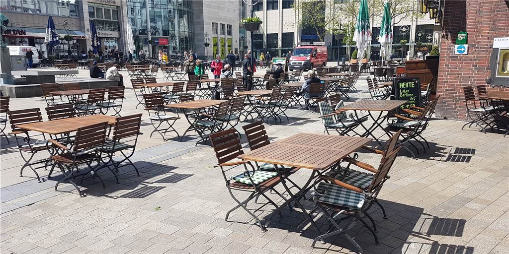 Neustart der Restaurants und Cafés - Von Normalität kann keine Rede sein Gastronomie am alten Markt in Dortmund