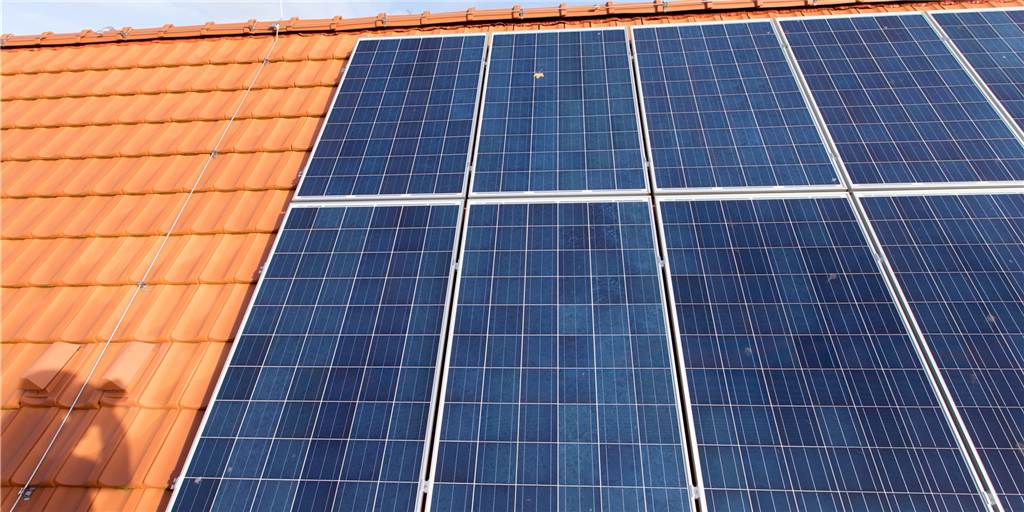 Solardächer für öffentliche Gebäude kosten eine halbe Million Euro Solardächer für öffentliche Gebäude kosten eine halbe Million Euro