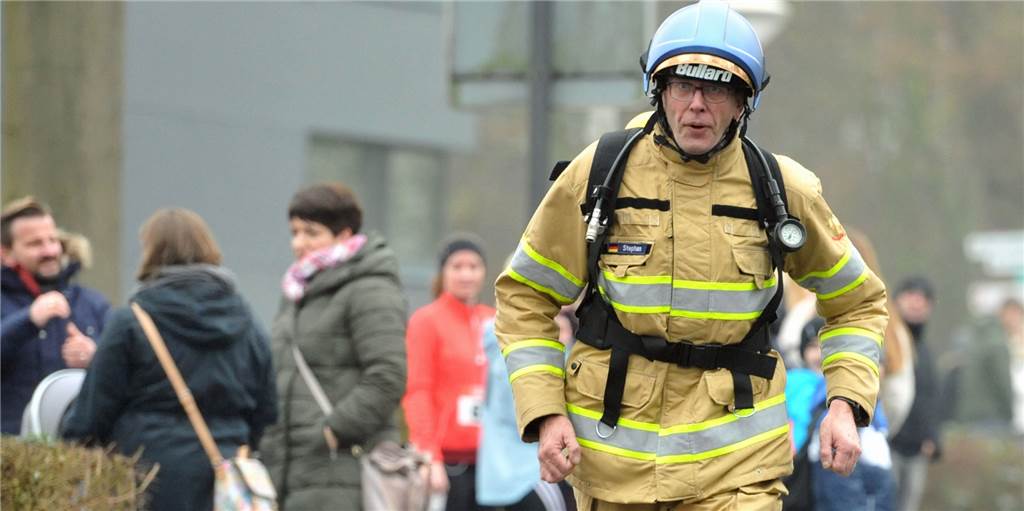 Wegen Corona: Stephan Lendring (53) marschiert für den guten Zweck Feuerwehrmann Stephan Lendring hat in seinem Sommerurlaub einen großen Marsch für den guten Zweck vor sich.