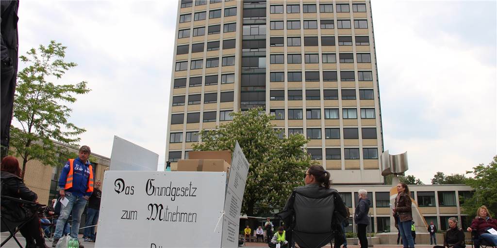 Demo gegen Corona-Einschränkungen sorgte für Widerspruch in Lünen Demo gegen Corona-Einschränkungen sorgte für Widerspruch in Lünen