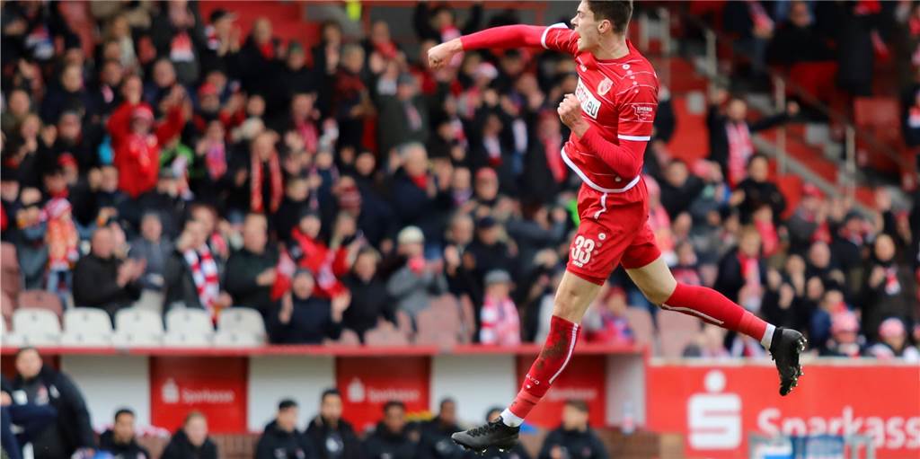 BVB II verpflichtet Stürmer aus Cottbus und defensiven Spieler aus Wiedenbrück BVB II verpflichtet Stürmer aus Cottbus und defensiven Spieler aus Wiedenbrück