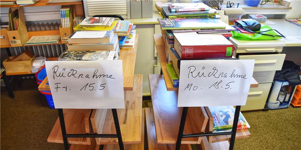 Dortmunder Bibliothek schickt Bücher für 72 Stunden in Quarantäne In diesem Regal lagern die zurückgegebenen Bücher in der Bücherei in Asseln drei Tage lang, bevor sie wieder ausgeliehen werden dürfen – eine Vorsichtsmaßnahme zum Schutz vor dem Coronavirus.