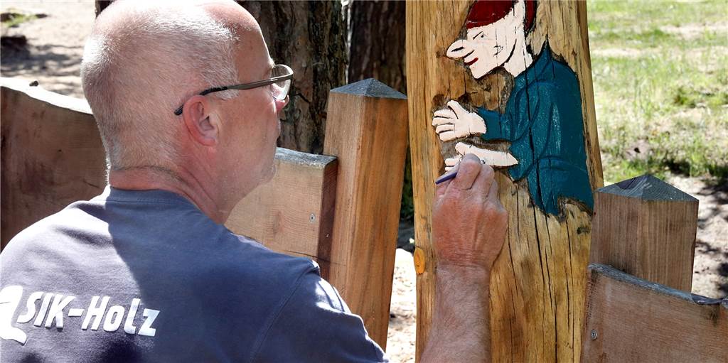 Waldspielplatz am Dachsberg wird erst Ende Mai wieder geöffnet Der Waldspielplatz Flaesheim wird mit schönen Details neu gestaltet.
