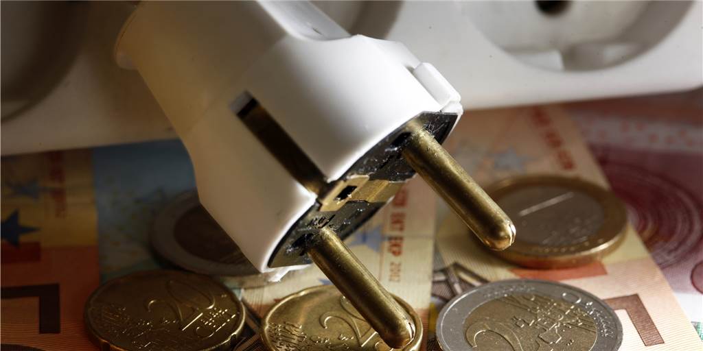 DEW21 erhöht dreimal die Strompreise, Mehrkosten bis zu 111 Euro DEW21 erhöht dreimal die Strompreise, Mehrkosten bis zu 111 Euro
