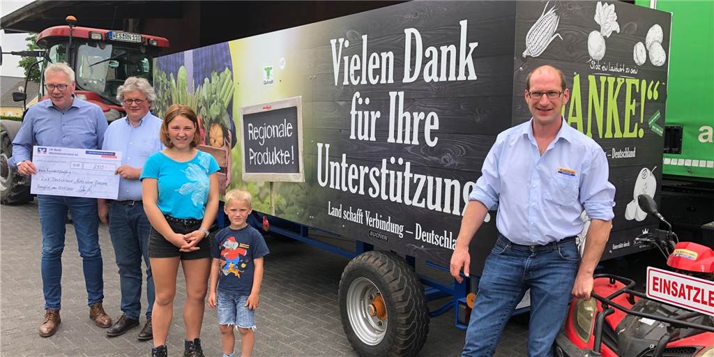 Mit einem Anhänger dankt die Landwirtschaft allen Verbrauchern, die in der Coronakrise vermehrt zu Produkten aus regionaler Erzeugung greifen.