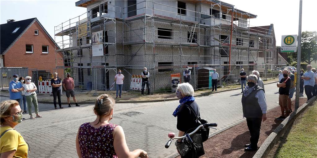 Protest gegen Bebauung: Anwohner der Dahlienstraße rufen Politik dazu Die Anwohnern der Dahlienstraße in Haltern sind große Bauobjekte in ihrer Siedlung ein Dorn im Auge.