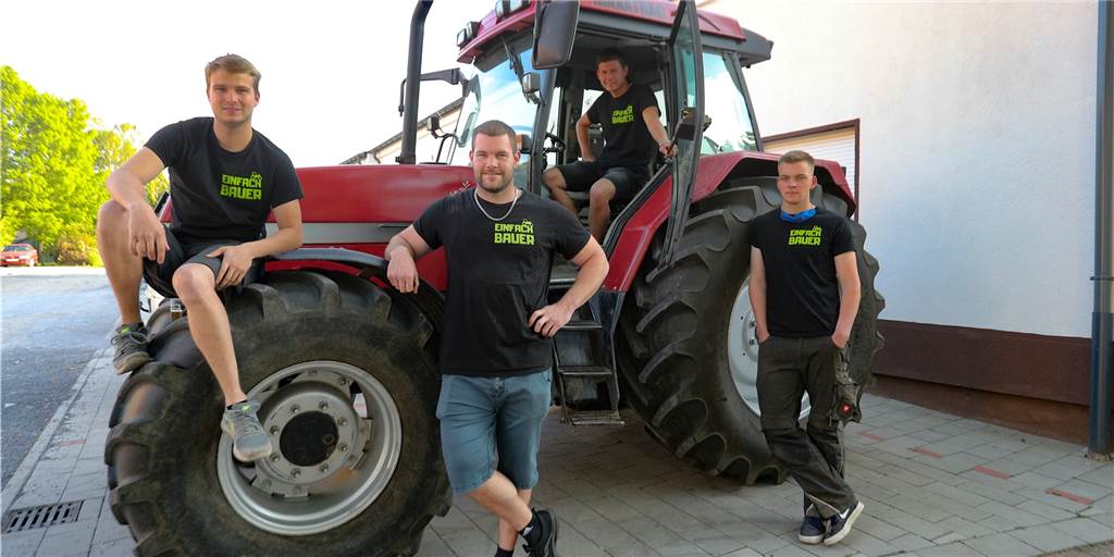 Henrik Eggemann (v.l.), Benedikt Hülsbusch, Kevin Jankowiak, Ludger Hülsbusch gehören zum Team von „Einfach Bauer“. 