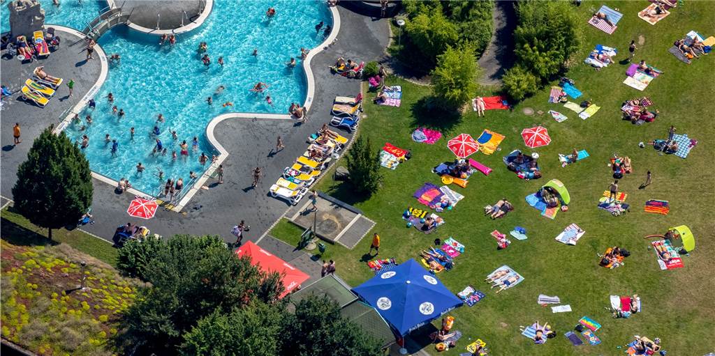 Atlantis-Eröffnung verschoben - und dann wird vieles anders Wann die ersten Atlantis-Gäste ins Bad und auf die Liegewiese dürfen, ist unklar. Der für Pfingstsamstag geplante Start musste verschoben werden.