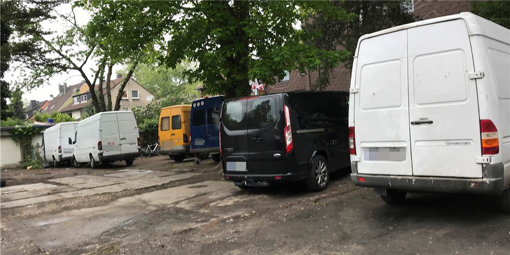 Problem mit osteuropäischen Zuwanderern wird nicht schnell zu lösen sein Kaum etwas steht so sinnbildlich für die Situation mit osteuropäischen Einwanderern wie die berühmt-berüchtigten Kleintransporter, mit denen viele der Zugezogenen Geschäfte zu machen scheinen.