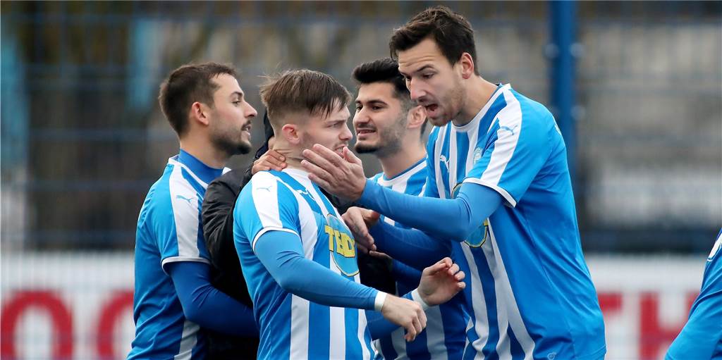 Brünninghausen holt vom Vizemeister einen Leader für das „junge Gemüse“ Florian Gondrum (r.) hat einen alten Bekannten zum FC Brünninghausen gelotst.