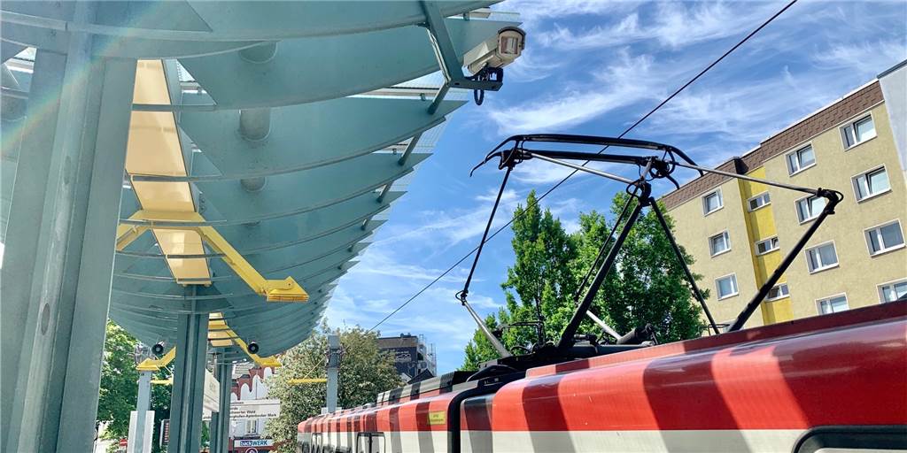 Auf dem Bahnsteig an der Endhaltestelle der U47 sind bereits Kameras installiert.